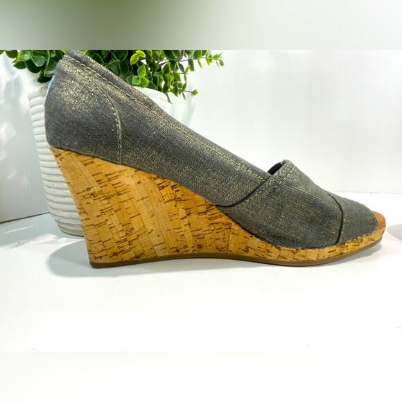 Toms Wedge Sandals Peep Toe Corklike Heel Blue Jean Women’s Shoes Size 9 1/2 - Picture 11 of 15